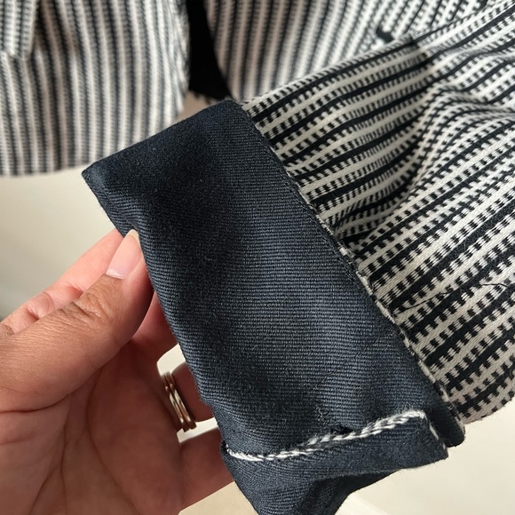Black and White Blazer Cropped Holt Renfrew Stripes Academia Preppy Jacket Sz 8 - Picture 11 of 11